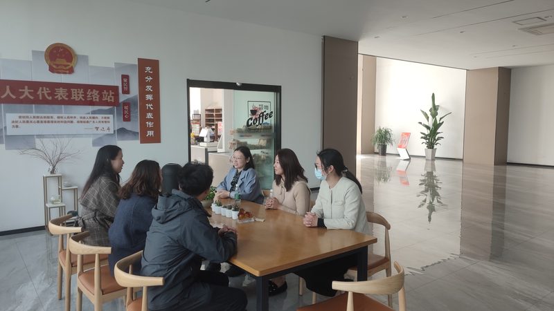 考察制作团队的实力，可以从以下几个方面入手：